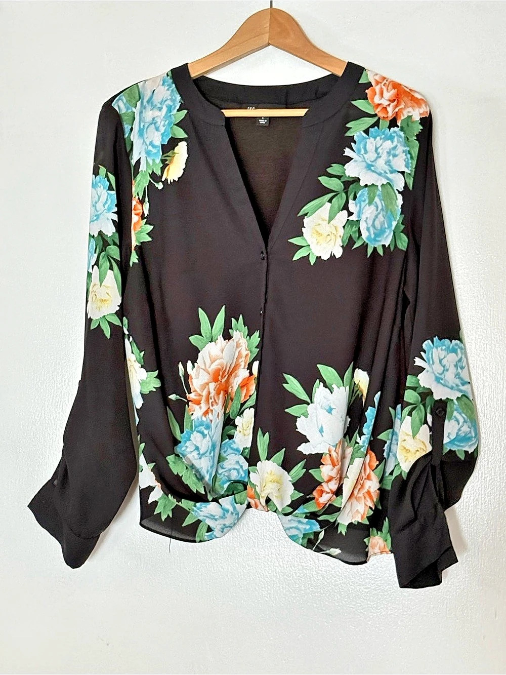 INC International Concepts Floral Print Twist-Front Top Black & Blue Medium